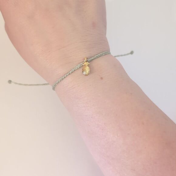796 Pura Vida Green with Gold Pineapple Multi Strand Adjustable Slider‎ Bracelet - Picture 1 of 4